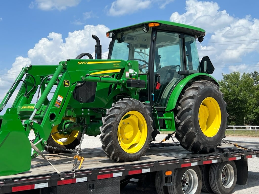 8842935-Alec-Tractor-C-2